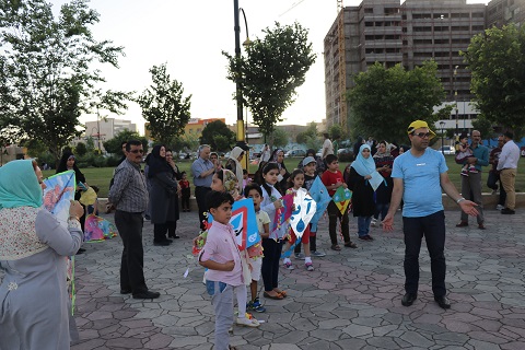 برگزاری جشنواره پرواز بادبادکها  به همراه قطره های آب در پارک ملت شهر اراک
