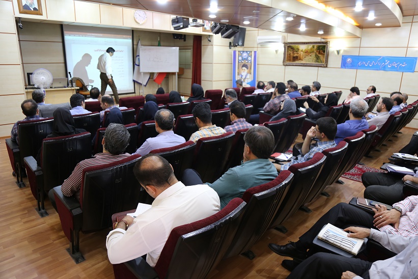 دوره آموزشی " مهارت های برقراری ارتباط موثر"  برای تعداد 76 نفز از پرسنل شرکت آب و فاضلاب استان مرکزی برگزار شد