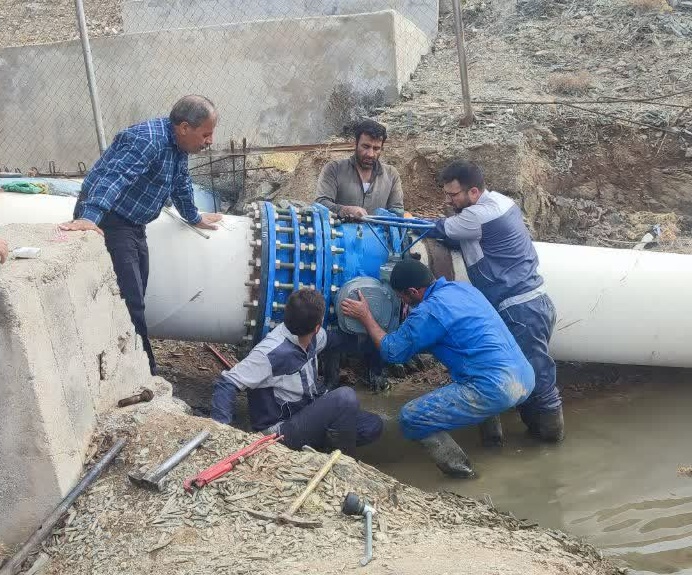 تعمیر شکستگی خط لوله ۷۰۰ میلی متری در اراک