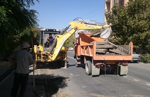 اصلاح وبازسازي  بيش از 11 درصد از شبكه توزيع و انشعابات آب شهر تفرش 