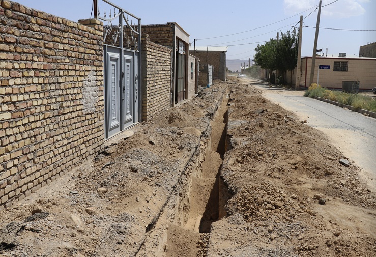 شبکه توزیع آب فرسوده در روستای مالک آباد اراک تعویض شد