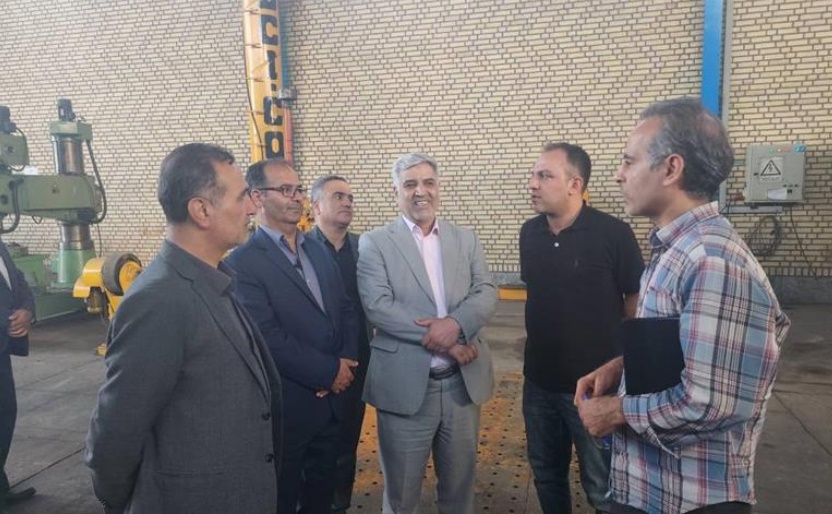 مديرعامل و معاونين شرکت آب و فاضلاب استان مرکزی با حضور در شهرك صنعتي مامونيه ، از شركت درخشان كلر ايرانيان ، مجري ساخت فيلتراسيون تصفيه خانه آب مجتمع كمال صالح شهرستان شازند بازديد نمودند.